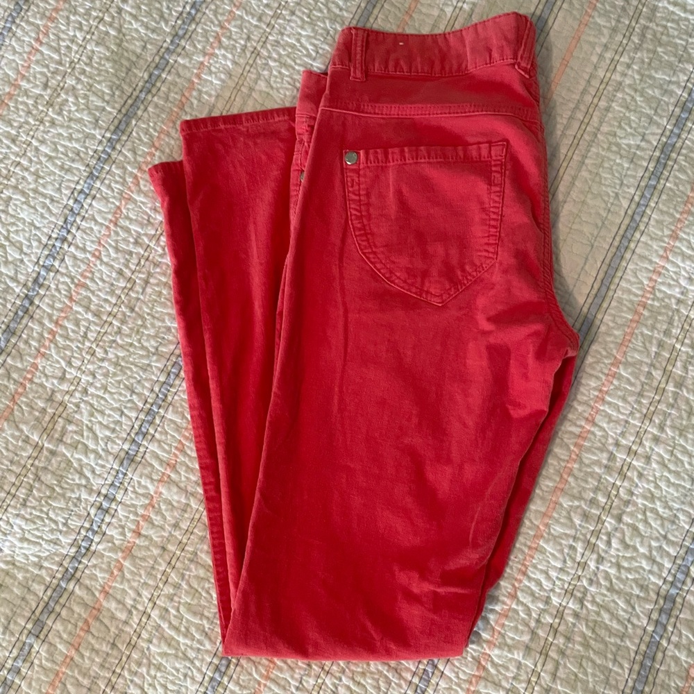 ❤️👀💜 
Coral stretchy corduroy pants size 9 by Jolt